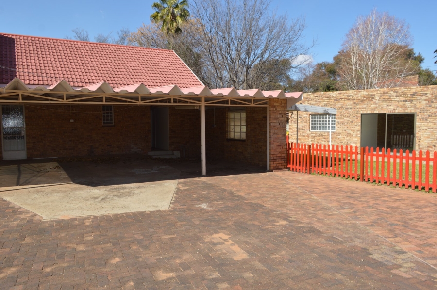 5 Bedroom Property for Sale in Flamwood North West